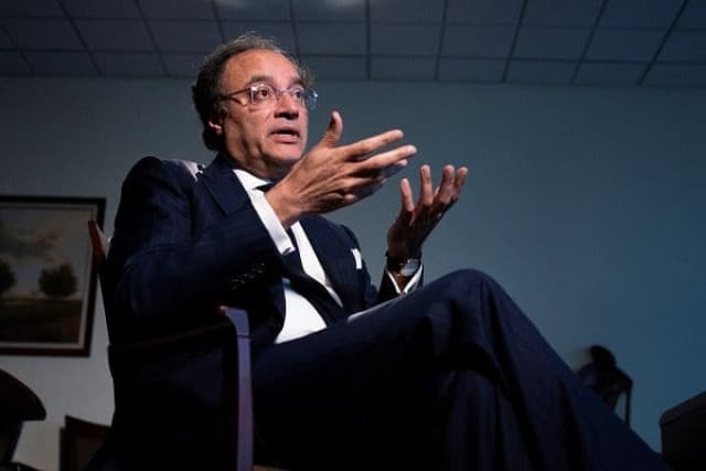 Aurangzeb urges private sector-led growth, reforms | The Express Tribune