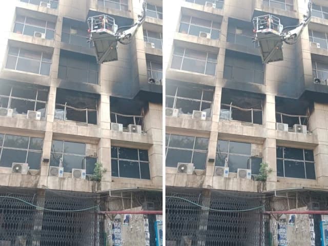 Lahore: Fire breaks out in Lahore Development Authority building | The Express Tribune
