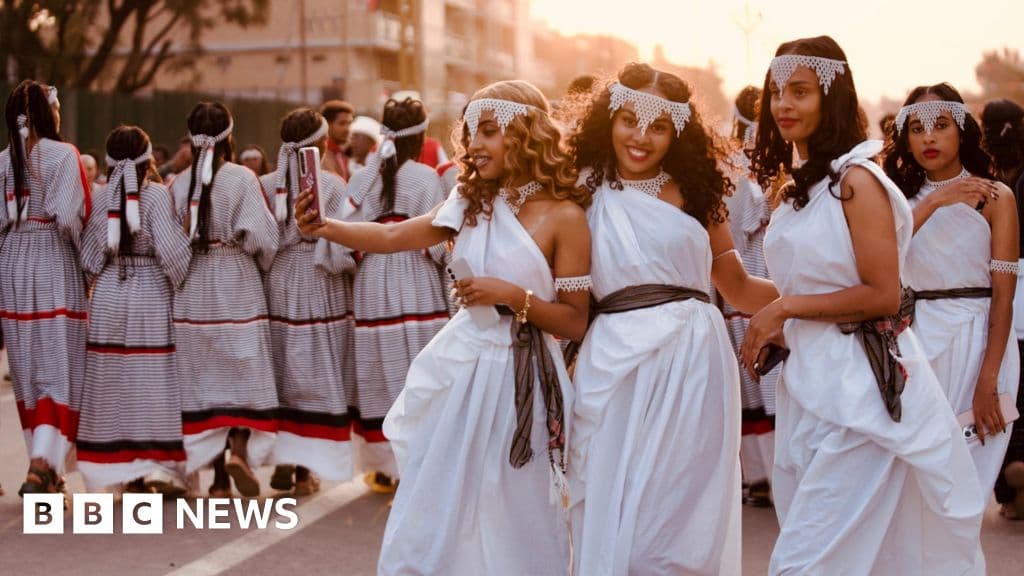 Irreecha: Selfies and singing as Ethiopia's Oromo people celebrate thanksgiving