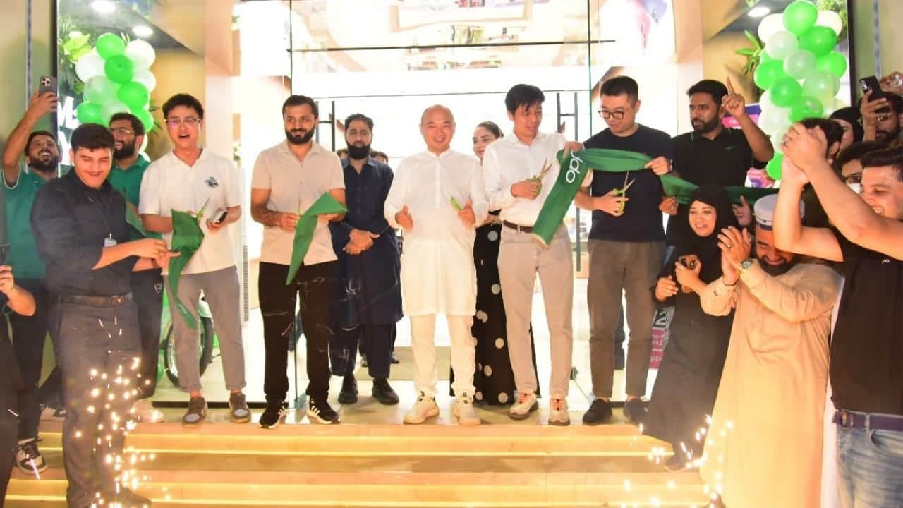 OPPO Inaugurates Peshawar Flagship Store, Announcing the Nationwide Availability of OPPO A6 Pro From 4th October