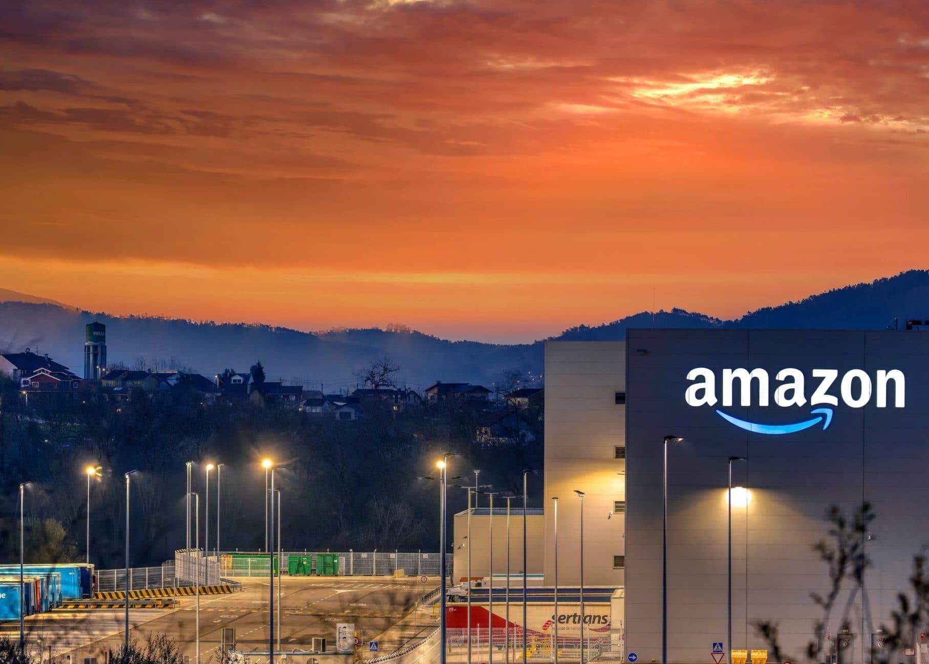 Leak reveals Amazon plan to keep water use of data centres secret